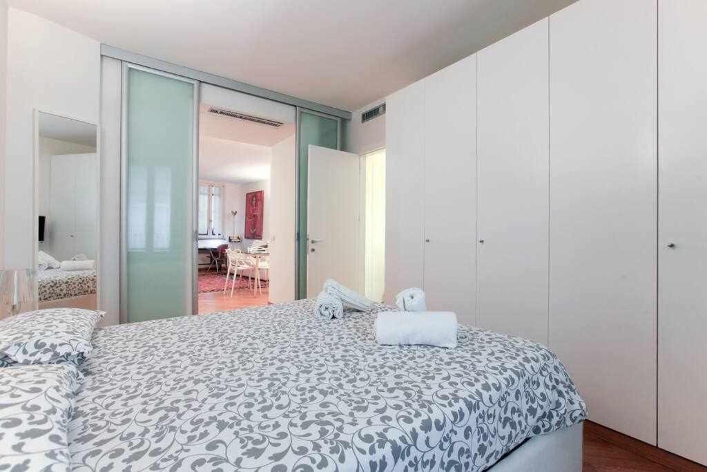 Brera Area Lovely Apt Close To Piazza Duomo Милано Екстериор снимка